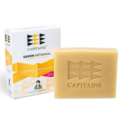 Savon les pieds mouillés