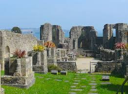 Abbaye De Saint Guenole